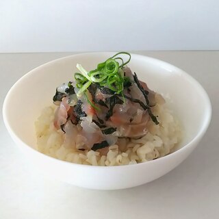 海鮮丼やお酒の肴に！ナムル風ꕥ鯛の海苔和え